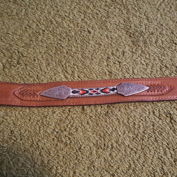 Wrangler womens brown leather belt, 42 inches. - Picture 3 of 4